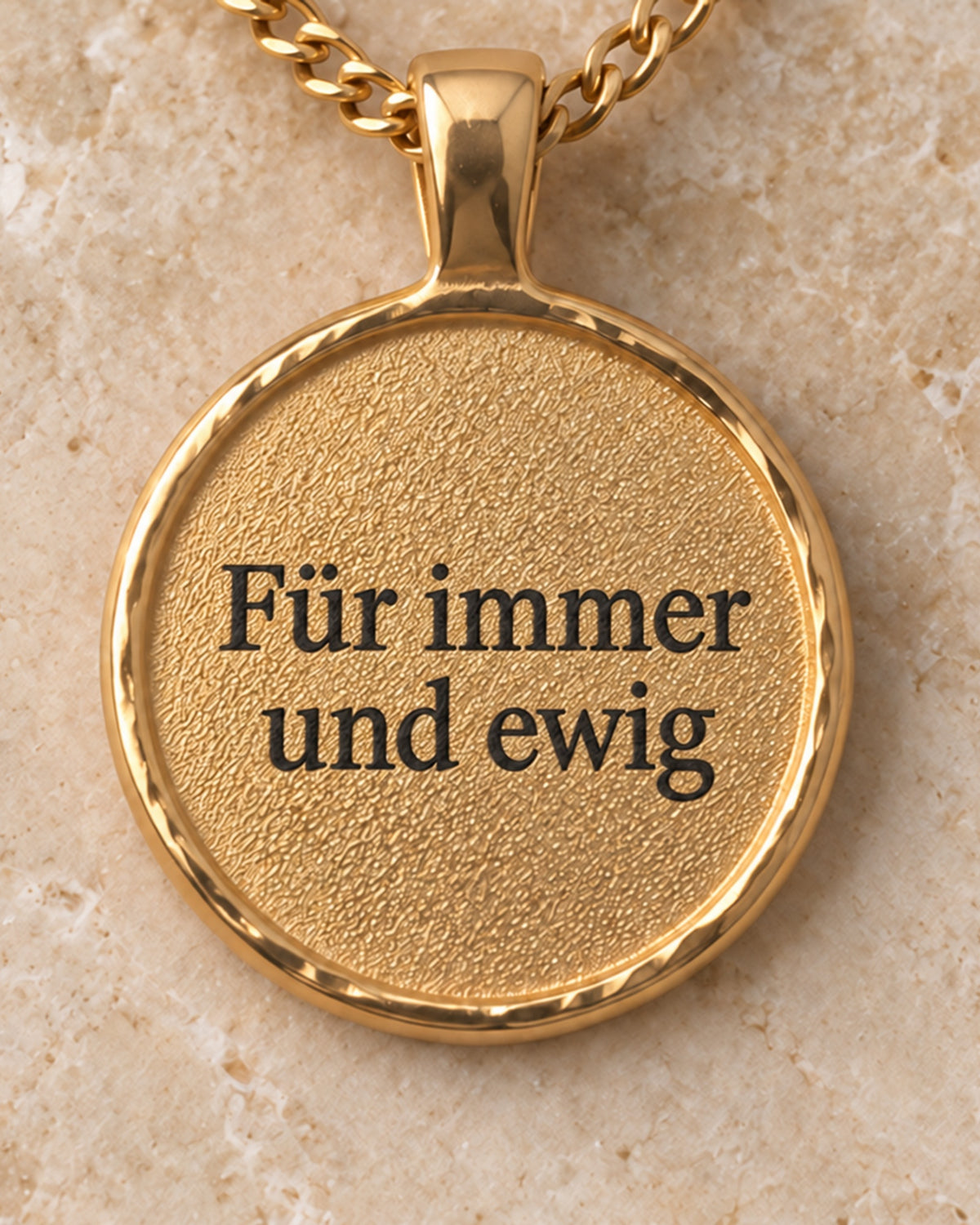 Goldfarbener Relic Coin Anhänger mit digitaler Textgravur Für immer und ewig. all-groups