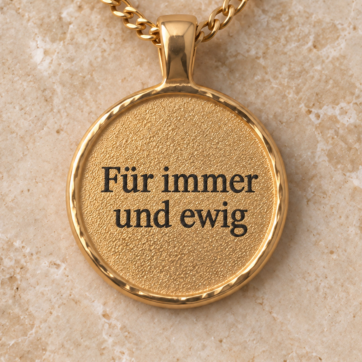 Goldfarbener Relic Coin Anhänger mit digitaler Textgravur Für immer und ewig. all-groups