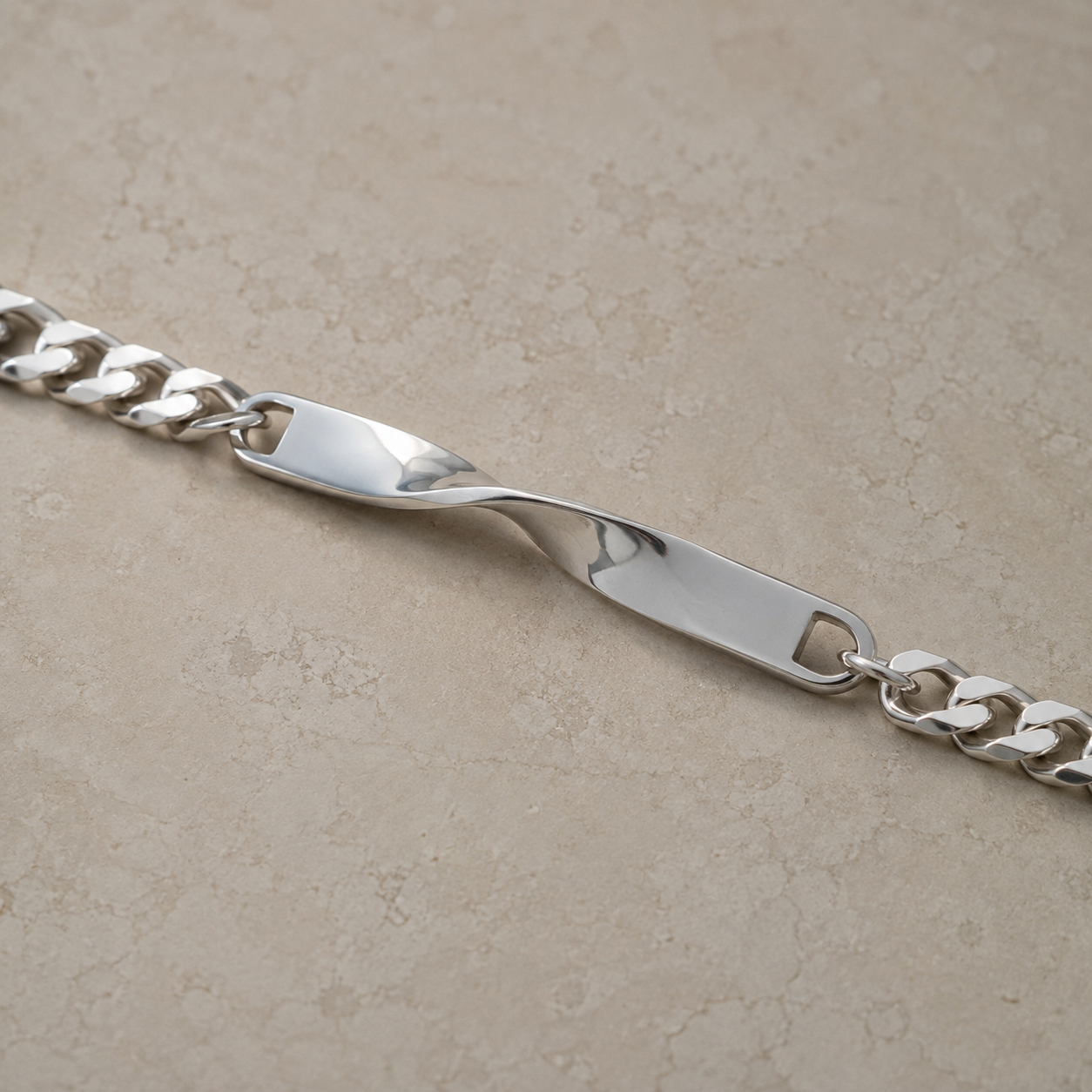 Gedrehte Edelstahlplatte und Panzerkette des Twist Armbands in Silber all-groups