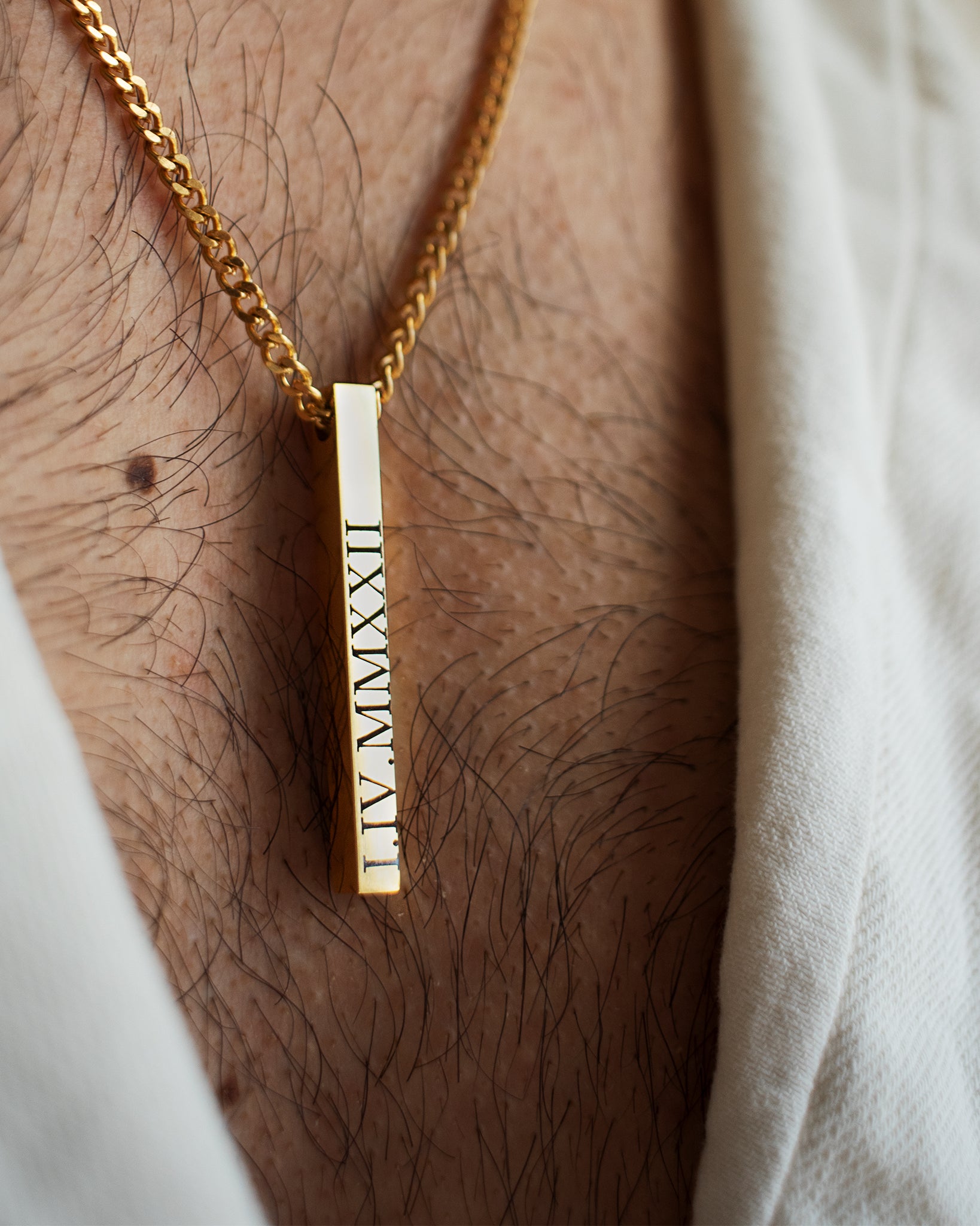 Säulen Halskette mit Gravur - Ketten - CARDORI