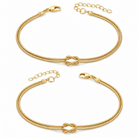 Knot Armband-Set Gold und Gold auf weißem Hintergrund