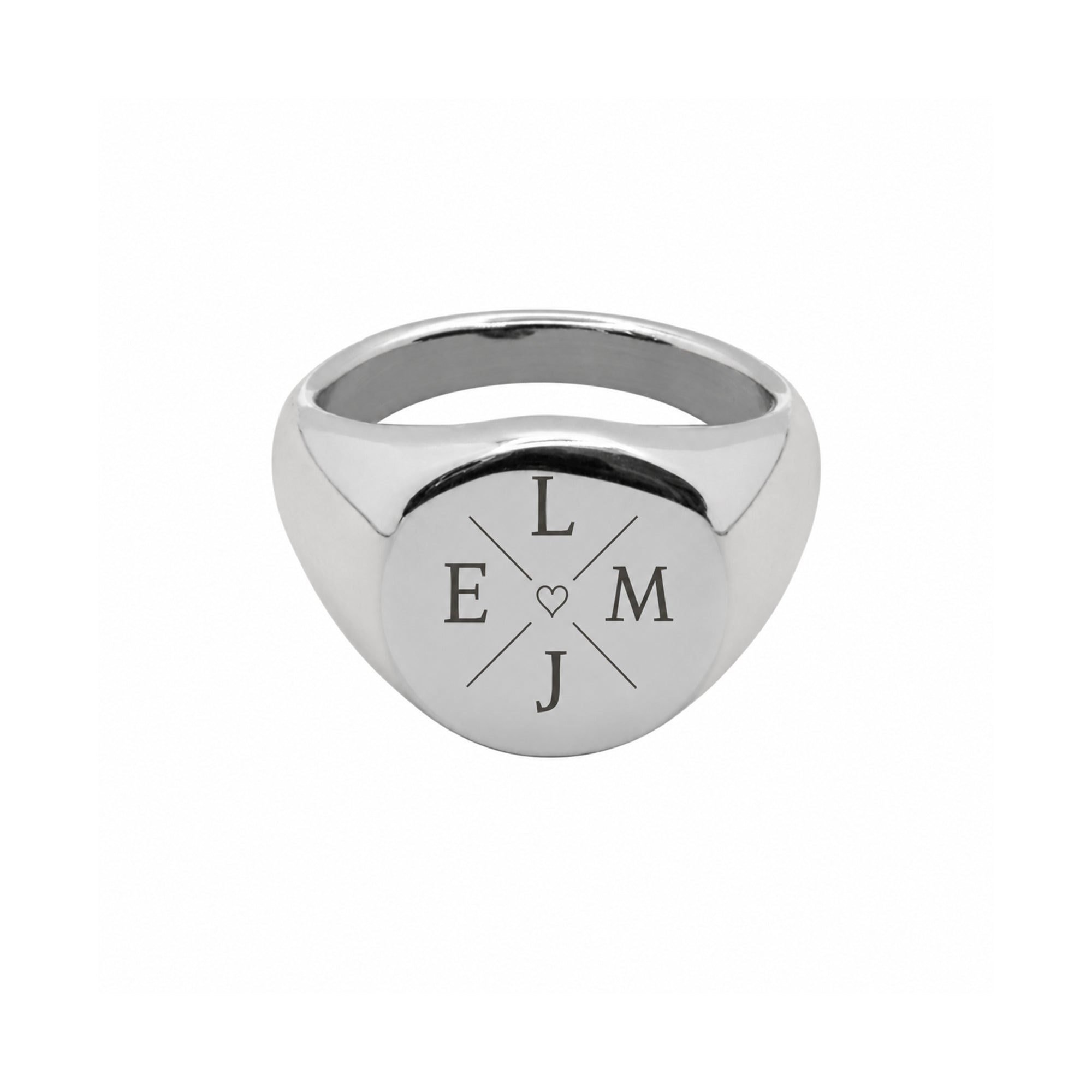 Coin Ring Silber mit digitalem Gravurbeispiel Vier Initialen und Herz, freigestellt auf Weiß ohne Bodenschatten