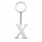 Silberfarbener Initial-X-Schlüsselanhänger aus Edelstahl, frontal auf weißem Studiohintergrund.