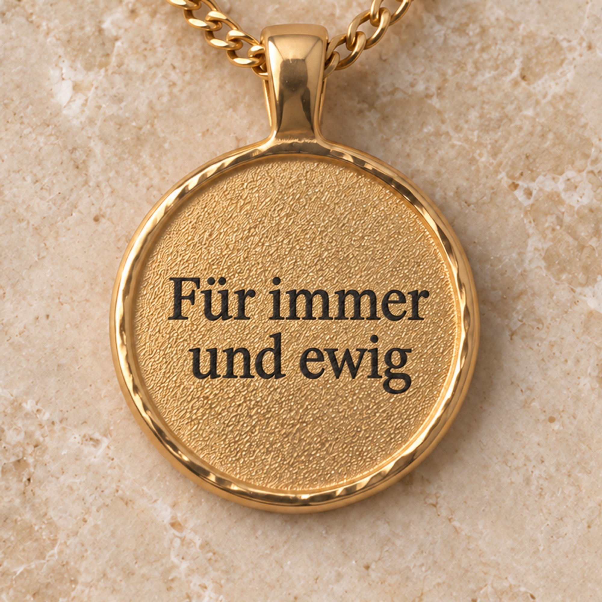 Goldfarbener Relic Coin Anhänger mit digitaler Textgravur Für immer und ewig. all-groups