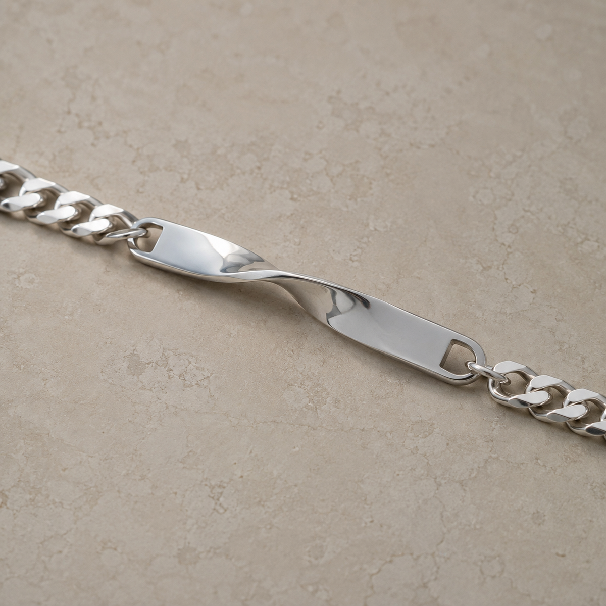 Gedrehte Edelstahlplatte und Panzerkette des Twist Armbands in Silber all-groups